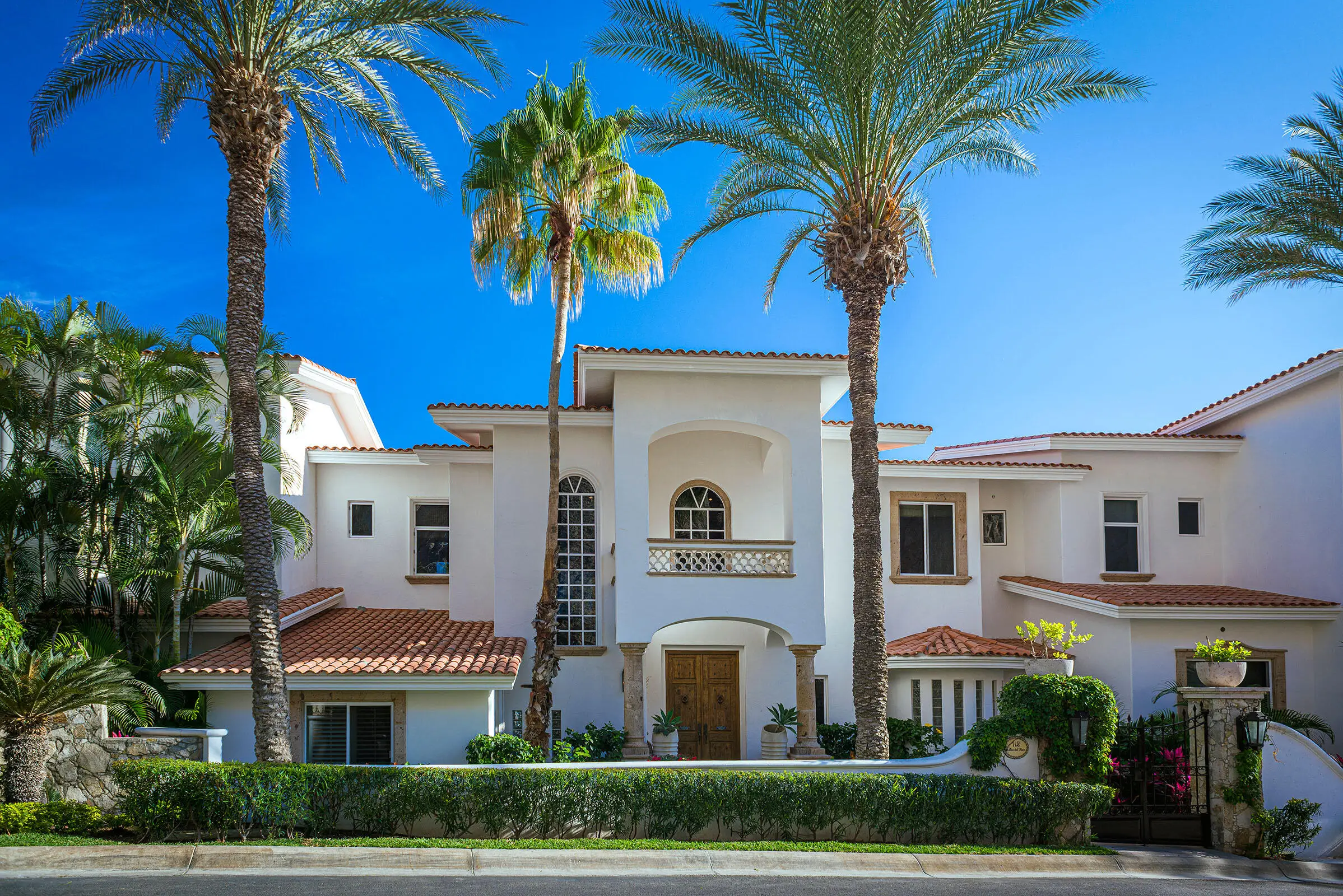Luxury Estates Villas in Maravilla