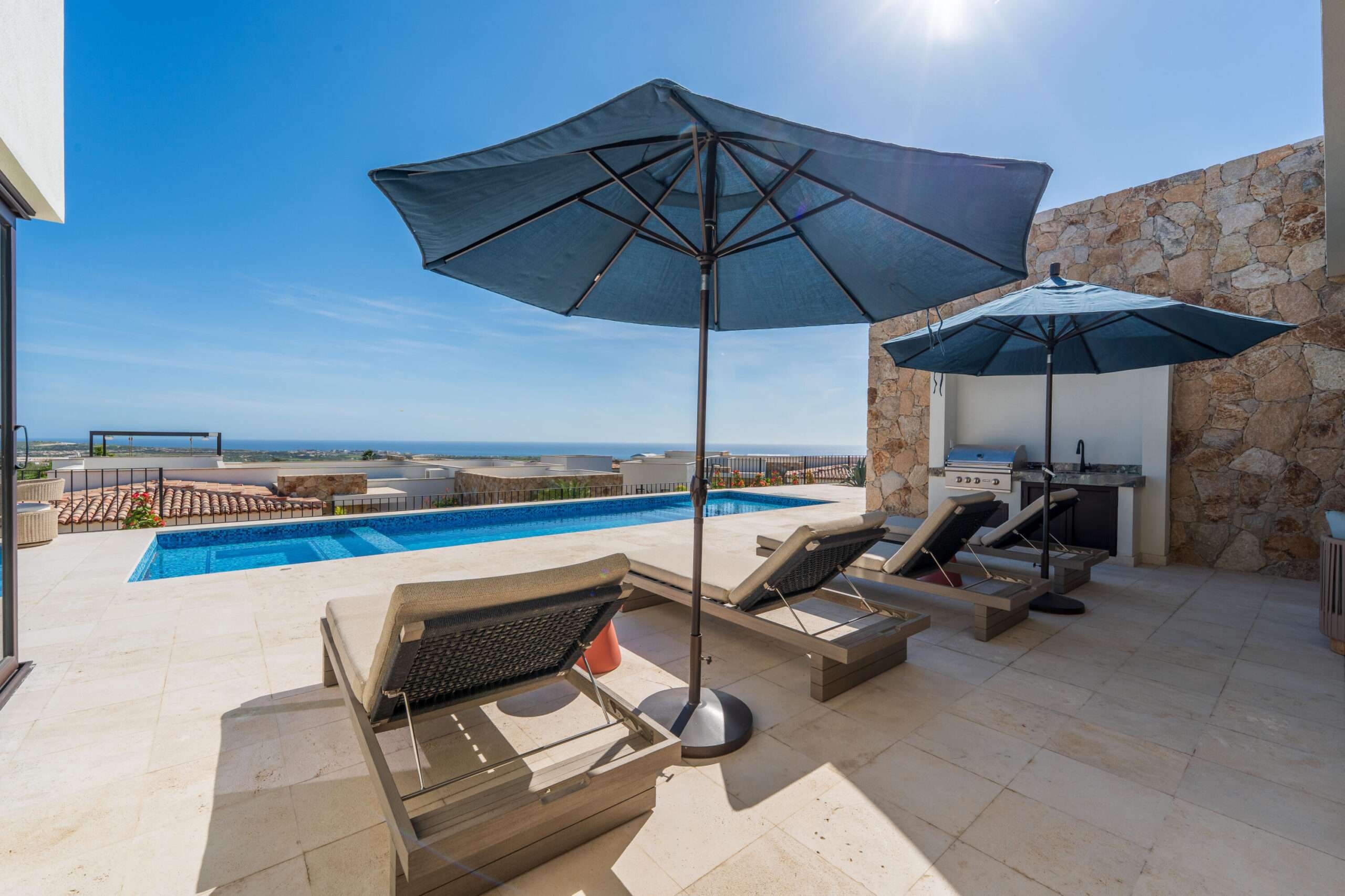 Maravilla El Altillo To be completed in April 2026 Altillo 56 is set within the highly secure and exclusive El Altillo , Puerto Los Cabos community, this striking contemporary estate offers an exceptional lifestyle at the intersection of privacy, architecture, and natural beauty. Positioned to capture sweeping golf course for sale