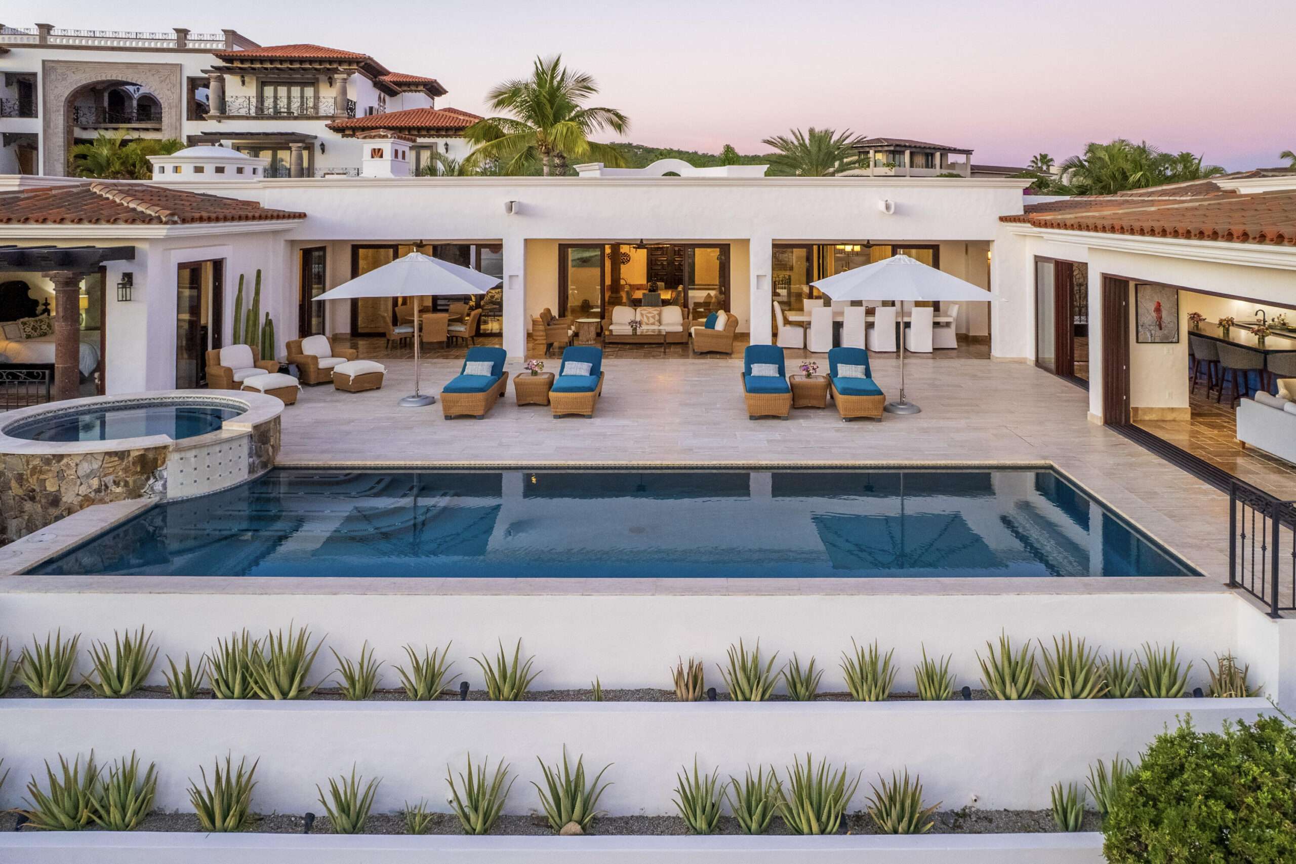 Maravilla El Altillo To be completed in April 2026 Altillo 56 is set within the highly secure and exclusive El Altillo , Puerto Los Cabos community, this striking contemporary estate offers an exceptional lifestyle at the intersection of privacy, architecture, and natural beauty. Positioned to capture sweeping golf course for sale