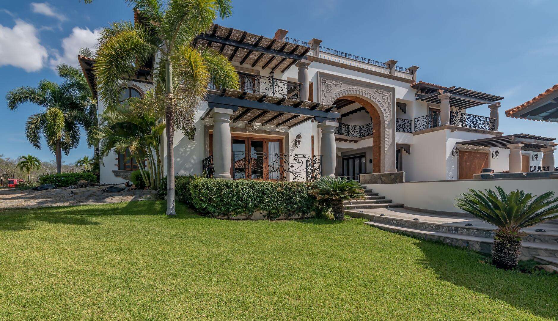 Maravilla Fundadores Set within the prestigious, double-gated Fundadores enclave of Puerto Los Cabos, Casa Las Glorias captures sweeping for sale