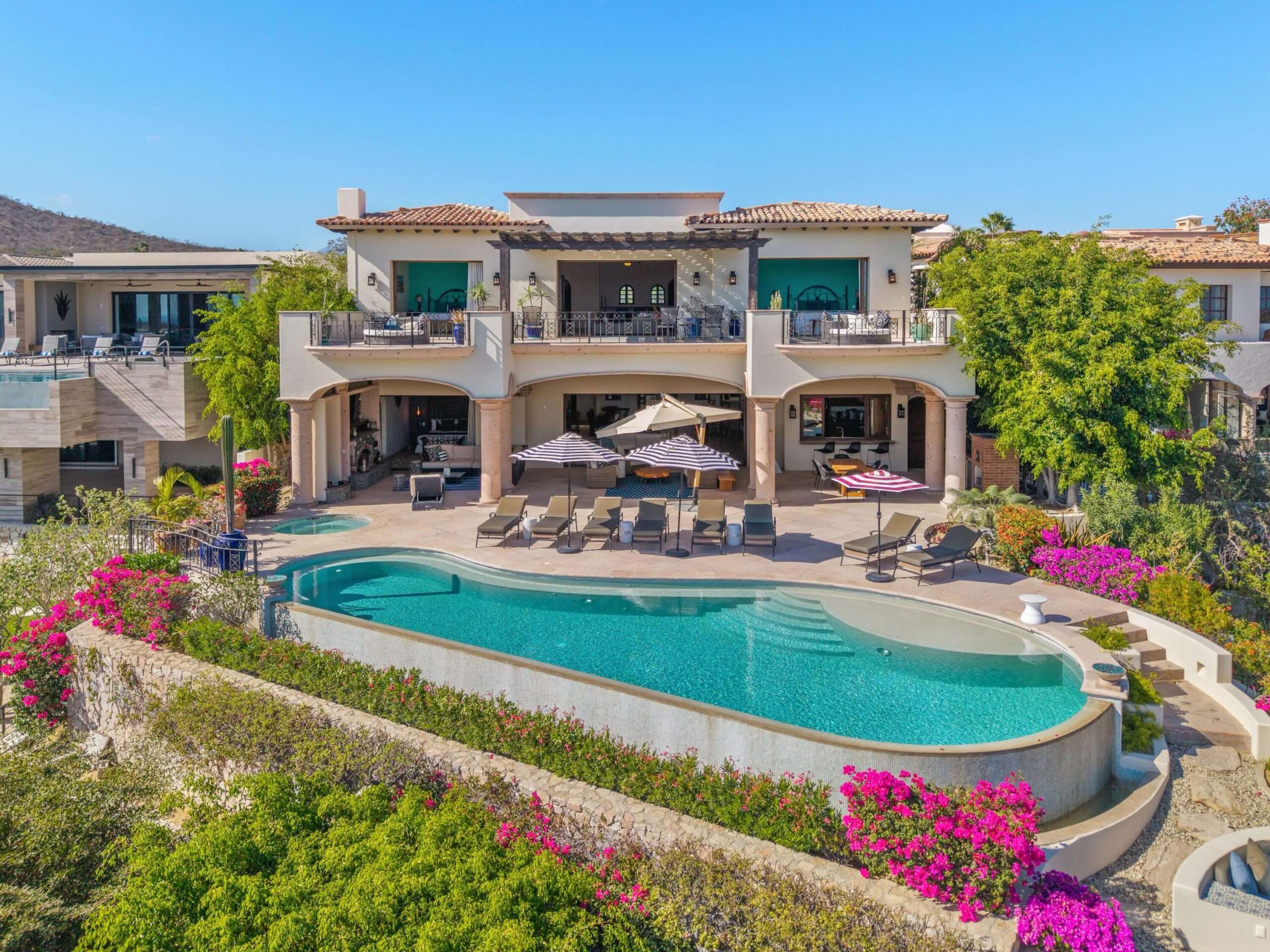 Maravilla Pedregal Heights Villa Aurora is a quiet exploration of proportion, light, and horizon. Perched in Pedregal Heights at the highest point of in all of Los Cabos, the terrain opens to sweeping for sale