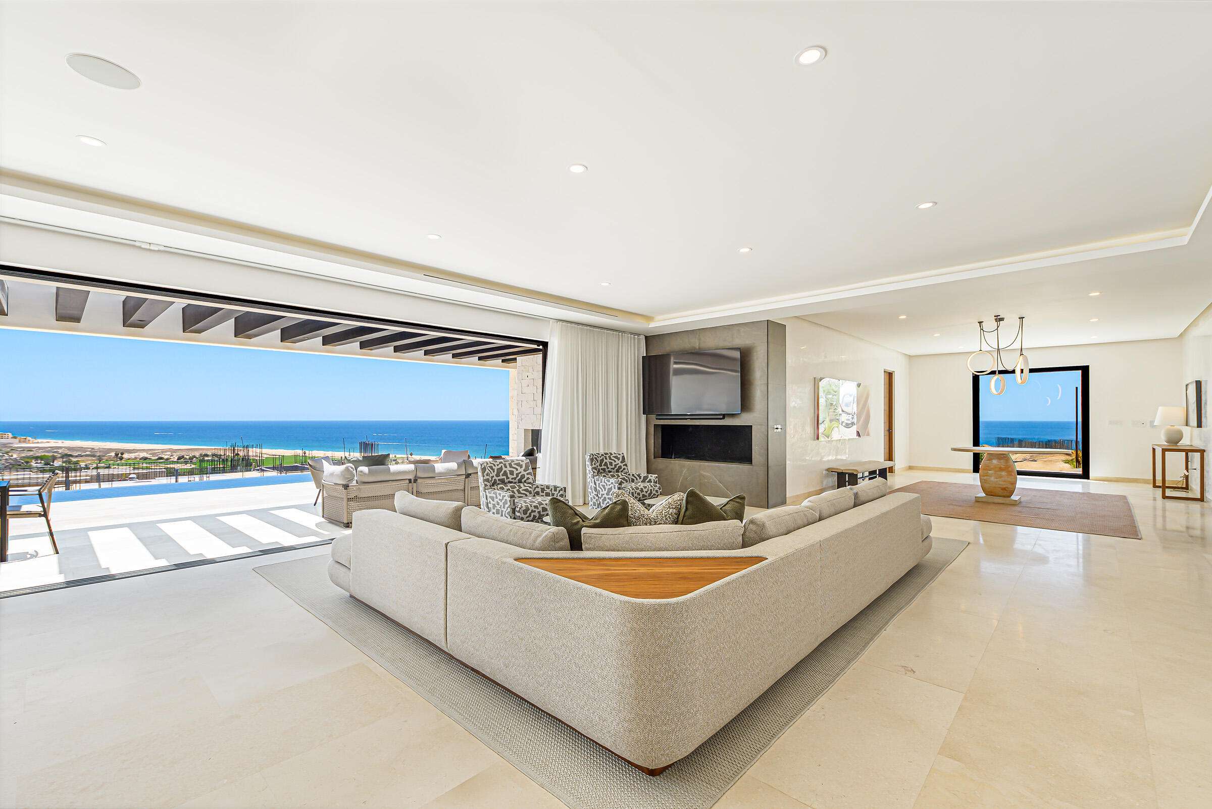 Maravilla Pedregal Heights Villa Aurora is a quiet exploration of proportion, light, and horizon. Perched in Pedregal Heights at the highest point of in all of Los Cabos, the terrain opens to sweeping for sale