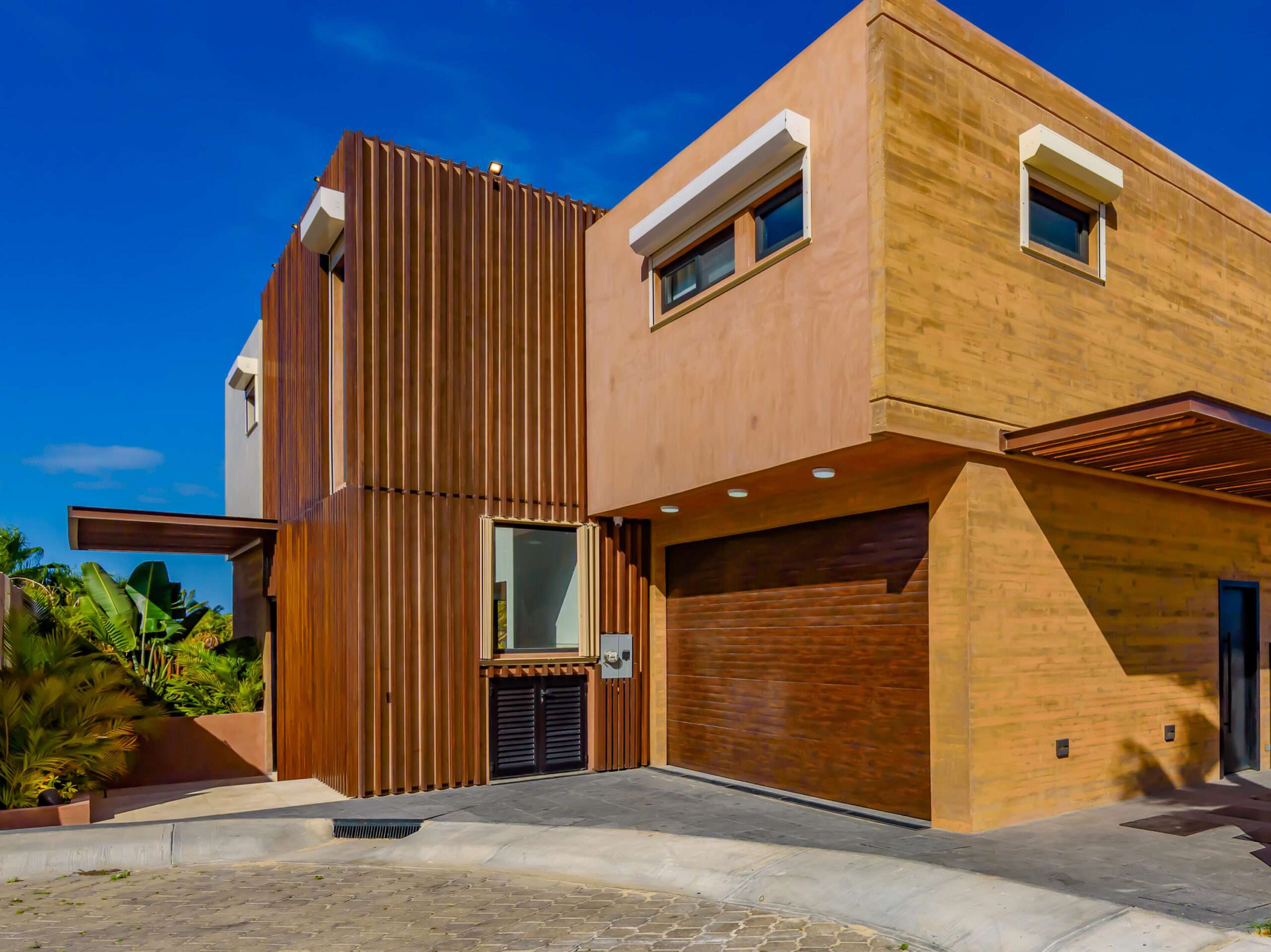 Maravilla Pedregal Heights Villa Aurora is a quiet exploration of proportion, light, and horizon. Perched in Pedregal Heights at the highest point of in all of Los Cabos, the terrain opens to sweeping for sale