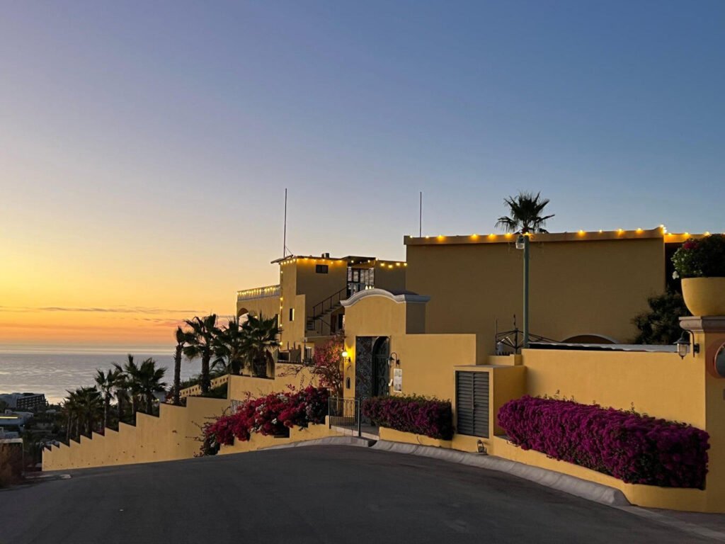 Maravilla Residenciaslomastule Serene Hilltop Property Overlooking Chileno Bay, Los Cabos CorridorNestled on nearly 2 acres in the heart of the prestigious Los Cabos corridor between San Jose del Cabo and Cabo San Lucas, this exceptional estate offers unmatched privacy, panoramic – Lot A Ave Los Tules, San Jose Corridor, BS