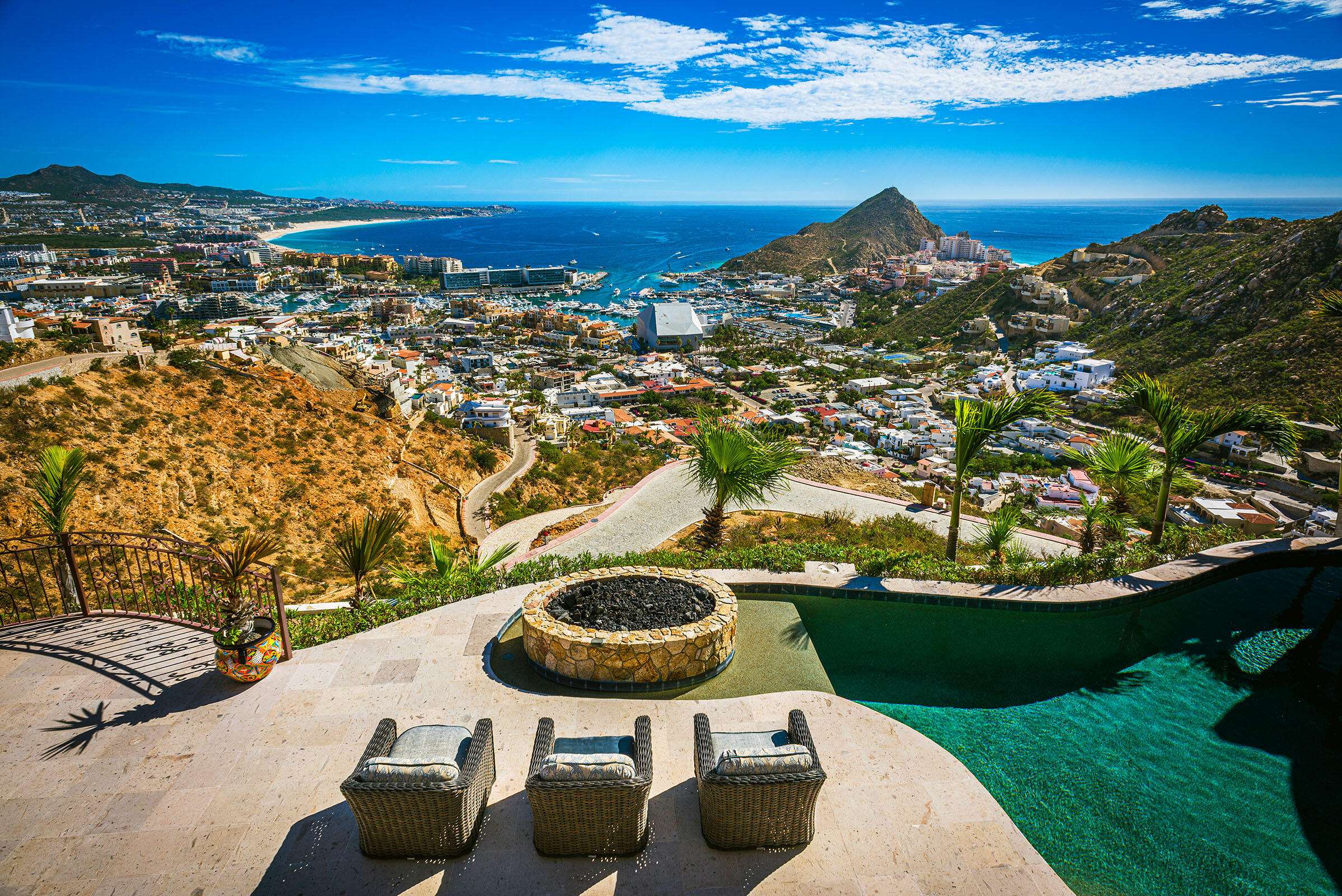 Maravilla Migrino Experience unmatched coastal living in this stunning beachfront estate. The for sale