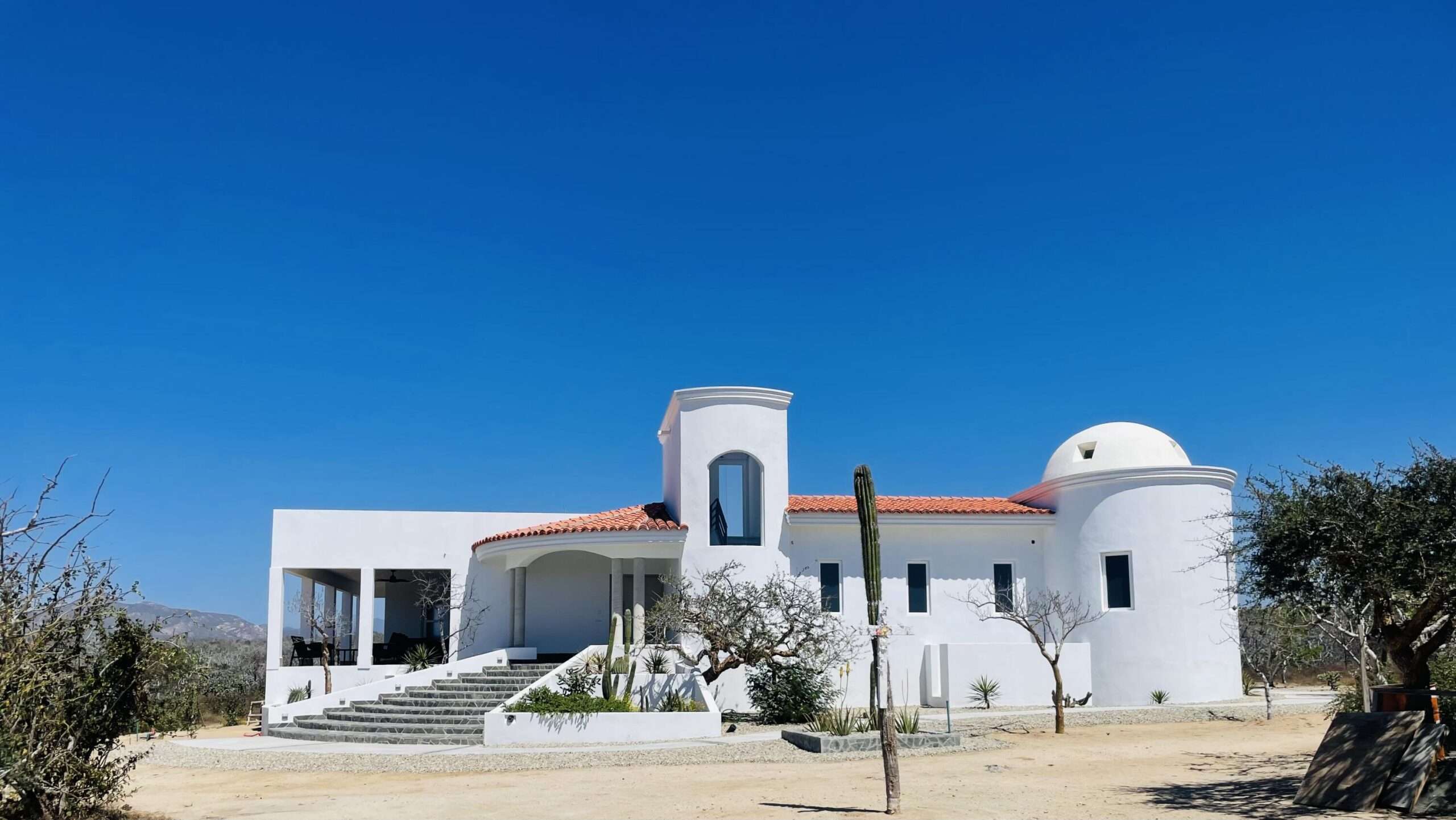 Maravilla Migrino This is an estate property with full ownership.It is on a 2 1/2 acre lot and has a Main house and a Beautiful Guest house. Both are high end construction and architecturally designed for comfort and a tranquil Life Style with a total of 6311 sq ft of single story living. Just a stone throw from the beach. If you miss seeing these homes you will miss something Very Unique in a growing community on the Pacific Corridor – Oasis Golf Villa #49, Pacific, Pacific, BS