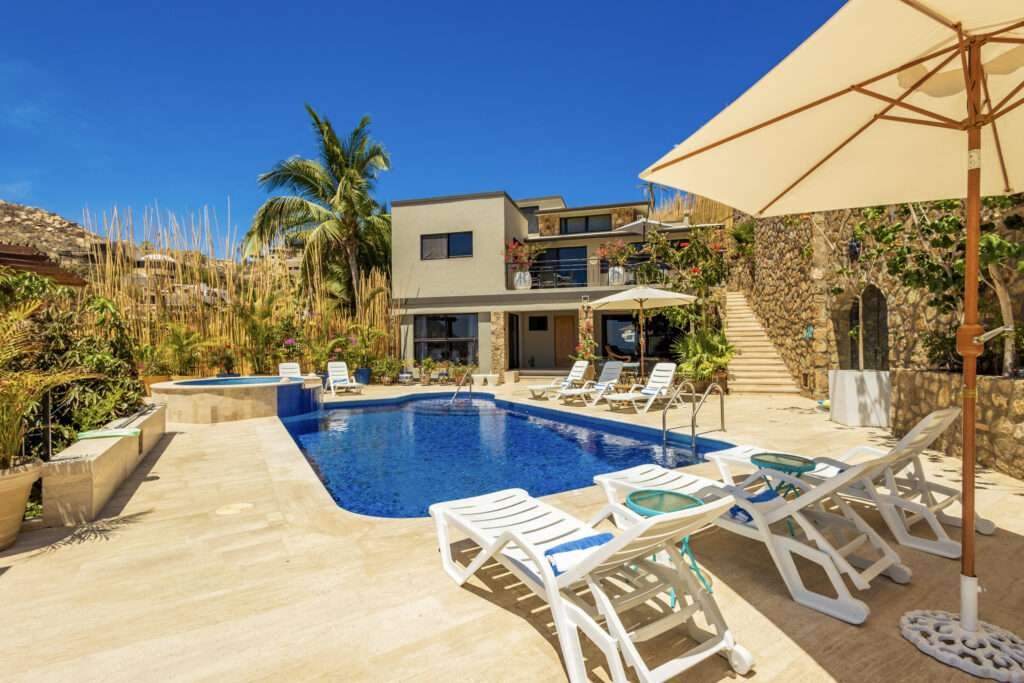 Maravilla Pedregal Csl Casa LA MARACAIntroducing a truly one-of-a-kind villa located in Pedregal, the most exclusive and prestigious community in Cabo San Lucas.This extraordinary 12-suite property has been recently remodel with world-class architectural design, blending luxury, functionality, and complete privacy in every space.Designed for visionary owners, Casa LA MARACA represents an exceptional opportunity, whether as a private residence or as a high-performing luxury vacation rental.Casa LA MARACA not only offers a privileged ocean – Pedregal Camino Grande 40, Cabo San Lucas, BS
