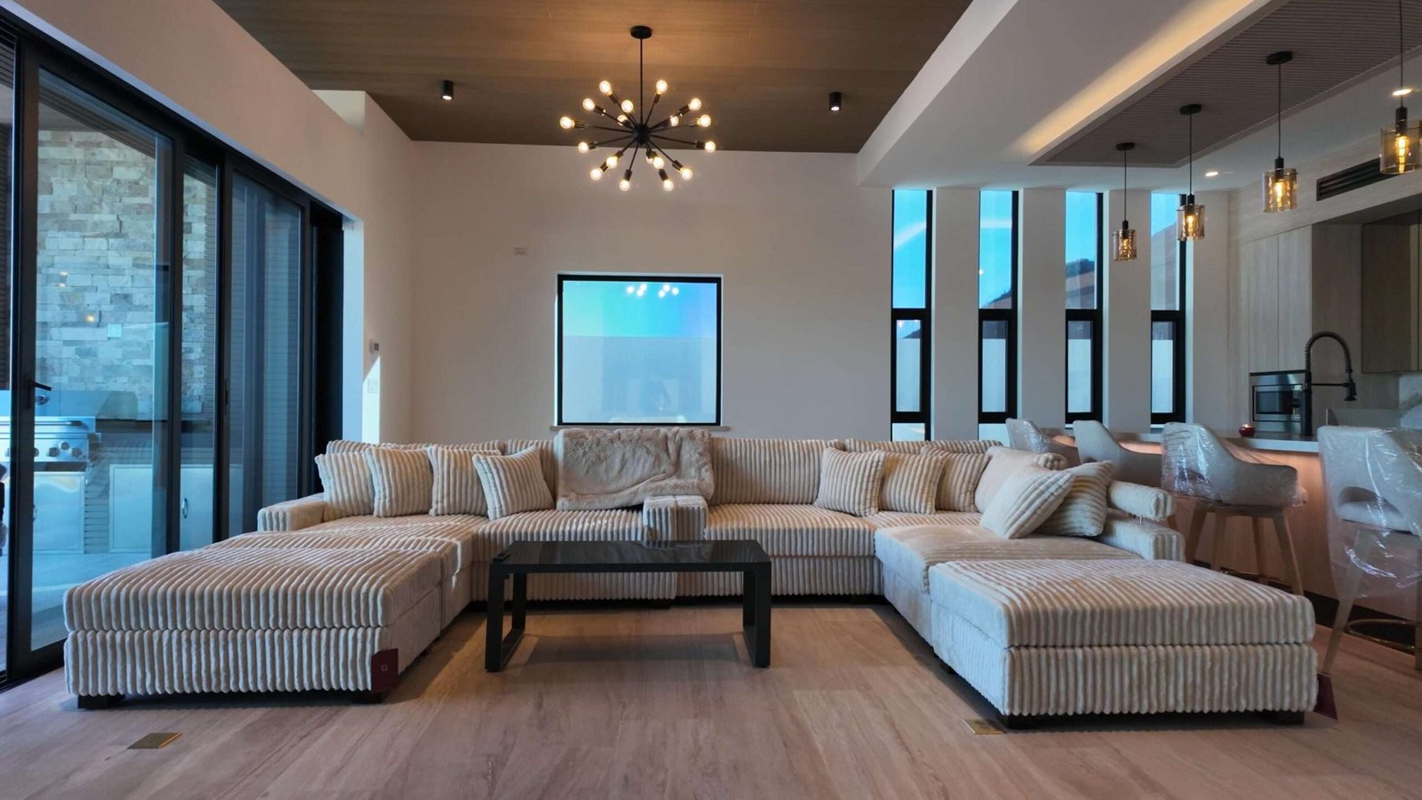 Maravilla Pedregal Csl Casa LA MARACAIntroducing a truly one-of-a-kind villa located in Pedregal, the most exclusive and prestigious community in Cabo San Lucas.This extraordinary 12-suite property has been recently remodel with world-class architectural design, blending luxury, functionality, and complete privacy in every space.Designed for visionary owners, Casa LA MARACA represents an exceptional opportunity, whether as a private residence or as a high-performing luxury vacation rental.Casa LA MARACA not only offers a privileged ocean for sale