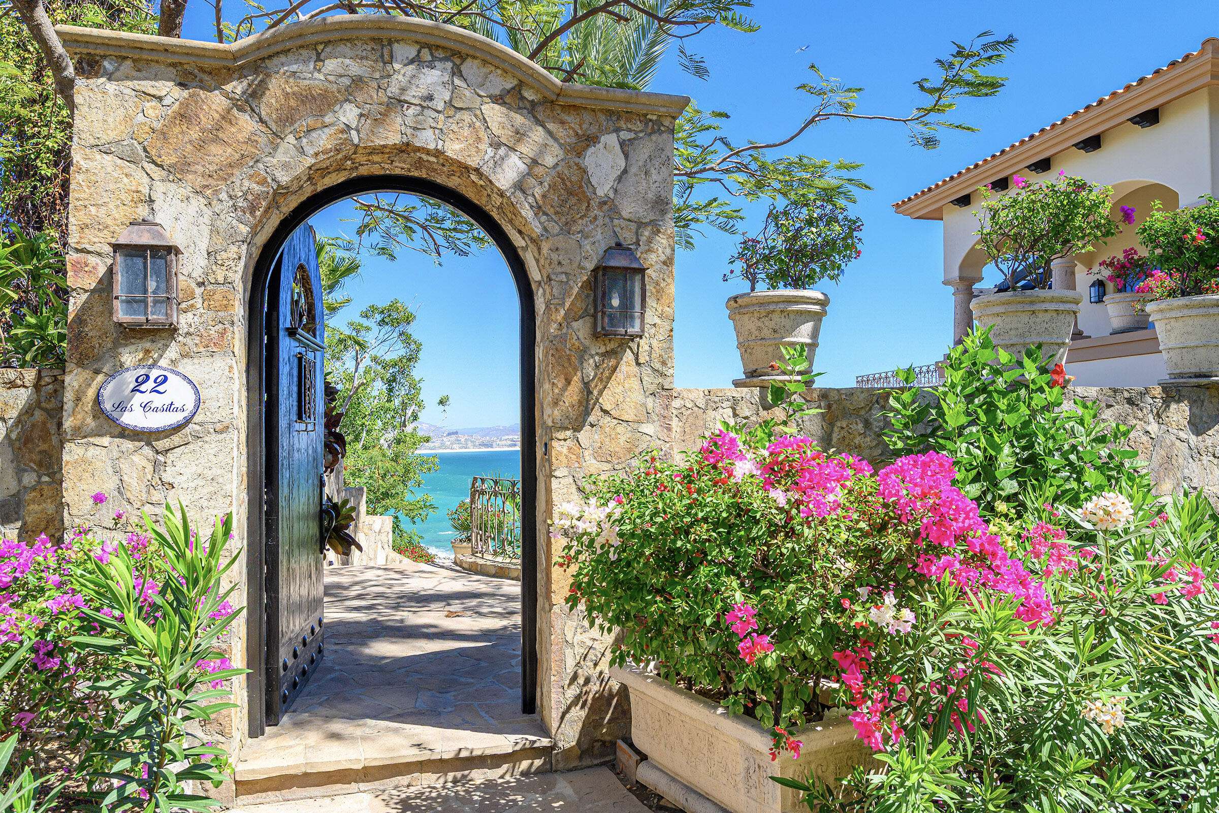 Maravilla Migrino Experience unmatched coastal living in this stunning beachfront estate. The for sale