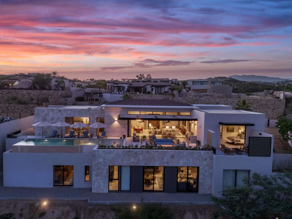 Maravilla Section 18- Horizontes Welcome to Horizontes 3, an exquisite custom-made home located within San José del Cabo's most sought-after community, Querencia. Surrounded by Tom Fazio's signature golf course, recognized as one of the best in the country, this stunning residence is just a short golf cart ride from the prestigious 5-star Club House. This remarkable 6-bedroom, 6.5-bathroom home elevates luxury living with a fresh vision of architecture and design. The layout features a cozy family room, an expansive bunk bed bedroom on the lower level, and a spacious maid's quarters with an independent entrance, making it ideal for entertaining family and friends.The property boasts outdoor living spaces, including tranquil green areas, an outdoor kitchen, an infinity pool, a jacuzzi, and ocean and ravine – 3 Querencia, San Jose Corridor, BS