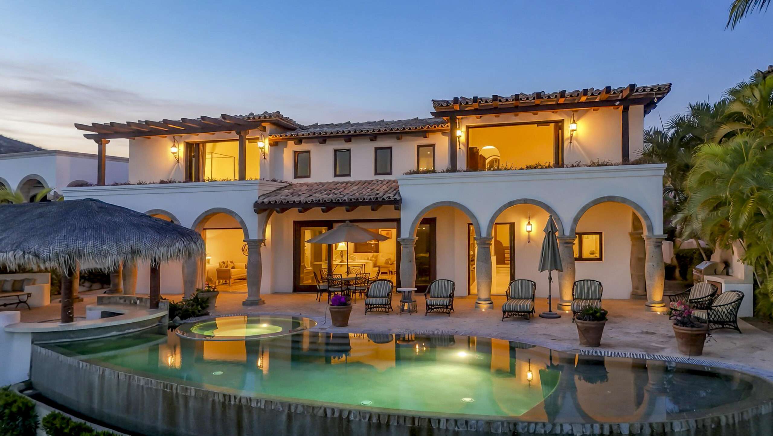 Maravilla Las Colinas Welcome to Casa Van Brunt located in Las Colinas in the private resort community of Cabo Del Sol. This residence is a two-story home sitting on nearly 12,000 square feet of land. The home is delivered fully furnished and overlooks the 12th hole of the Cove Club Golf Course. Enjoy it's outdoor living space with a large palapa and infinity-edge pool with – Las Colinas, Cabo Corridor, BS