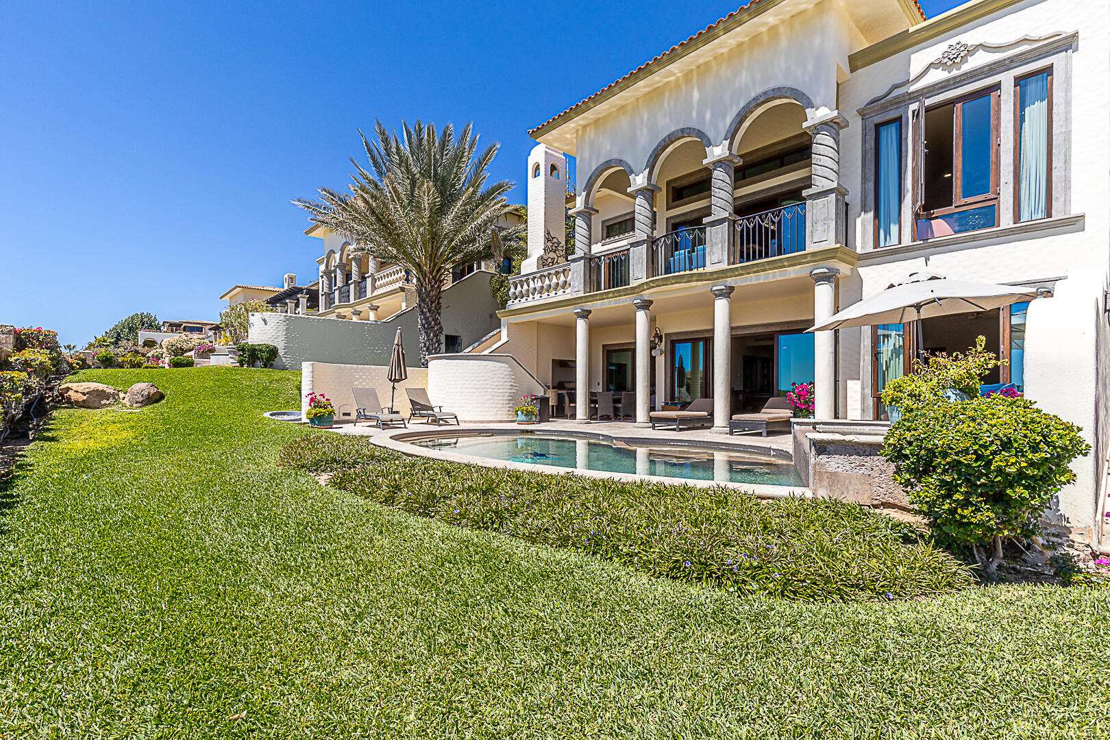 Maravilla Park Hyatt BACK ON THE MARKET!Experience exceptional oceanfront living in the prestigious, double gated community of Puerta del Sol, nestled within the world renowned Cabo del Sol master planned community.This beautifully maintained, fully furnished villa offers approximately 4,500 square feet of living space with 4 spacious bedrooms and 4 full bathrooms. Showcasing timeless original finishes that have been meticulously cared for, the home combines classic elegance with spectacular panoramic – Puerta Del Sol 11-Villa Cisne, Cabo Corridor, BS