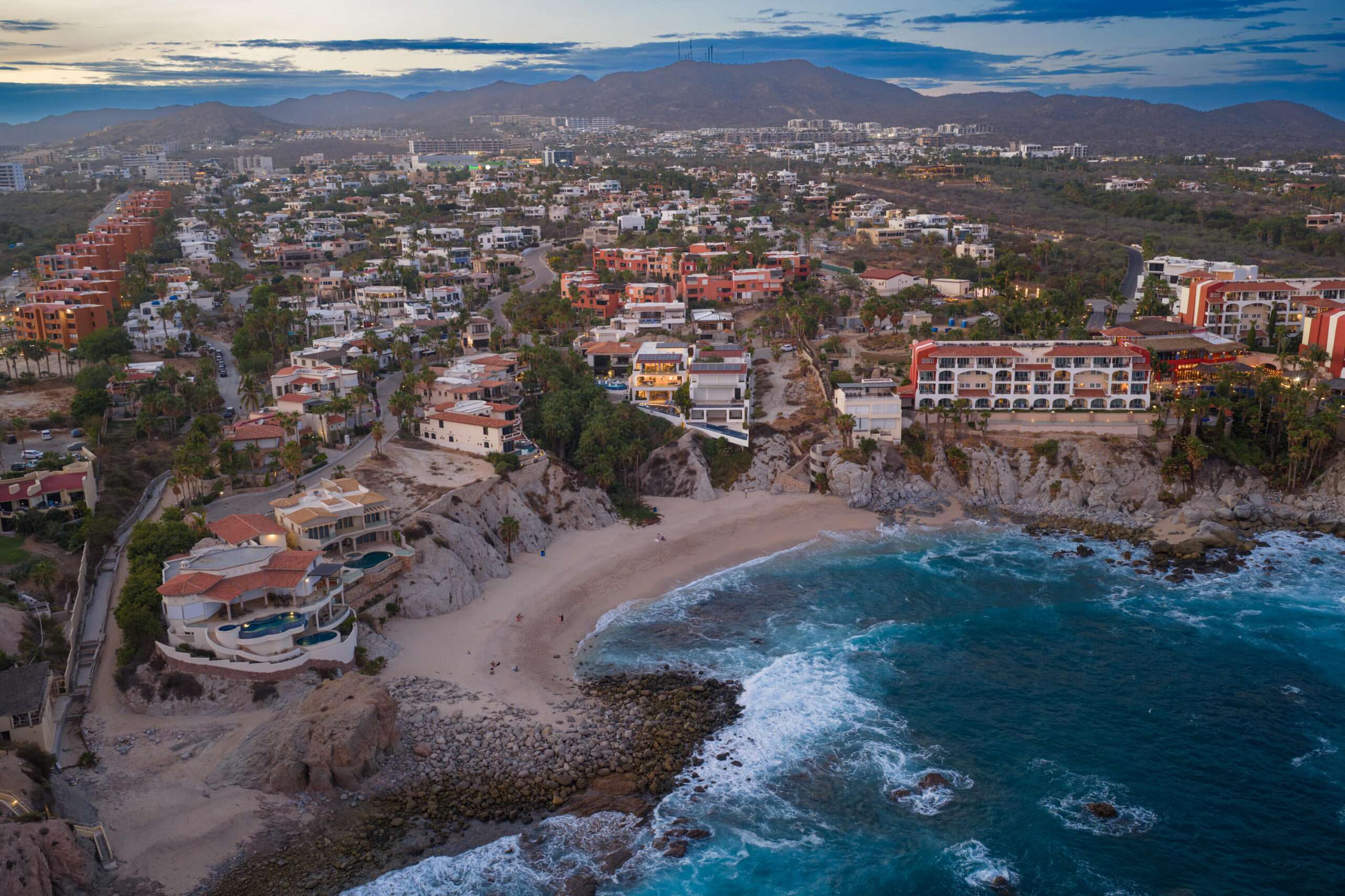 Maravilla Santa Carmela Luxury turnkey estate located in the prestigious gated community of Santa Carmela. Beautiful protected ocean – Los Valles, San Jose del Cabo, BS