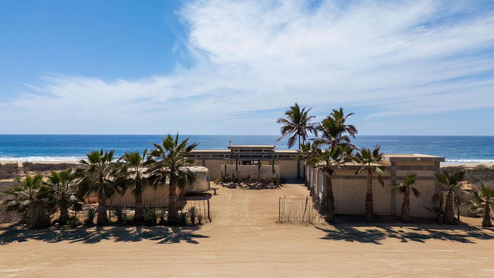 Maravilla Pescadero This 1 Bedroom/3 Bathroom beachfront home set on the stunning beach in the El Gavilan area of Pescadero features breathtaking – Salty's Beach House, Pacific, Pacific, BS